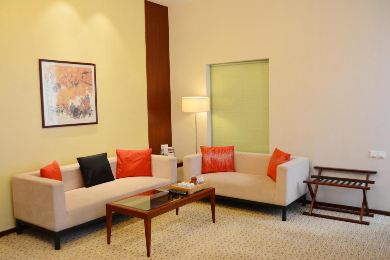 Mercure Downtown Hotel 4*