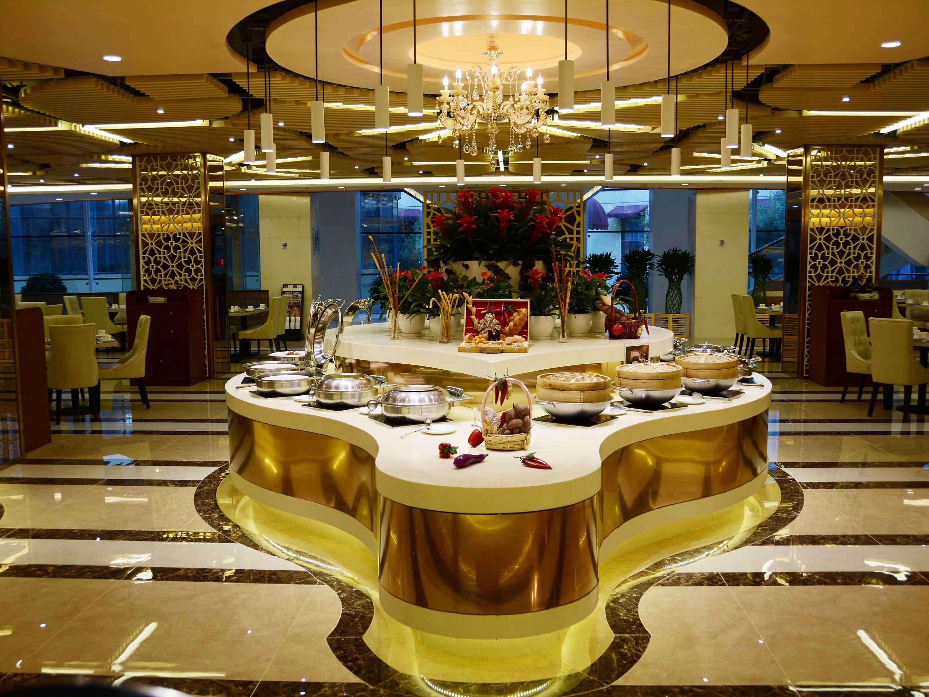 Mercure Downtown 4*