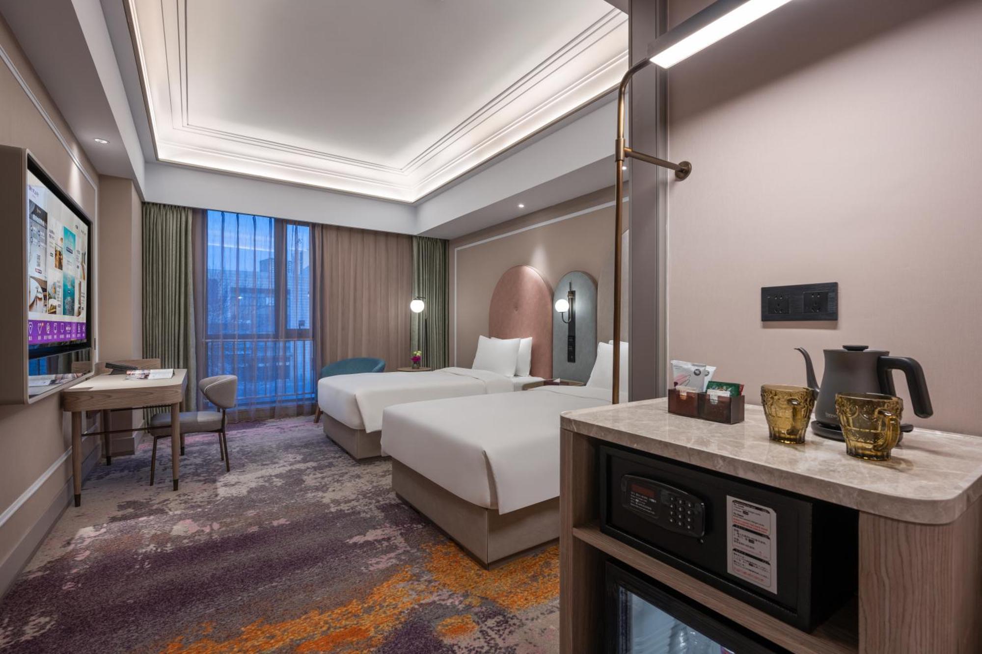 Mercure Downtown Hotel 4*
